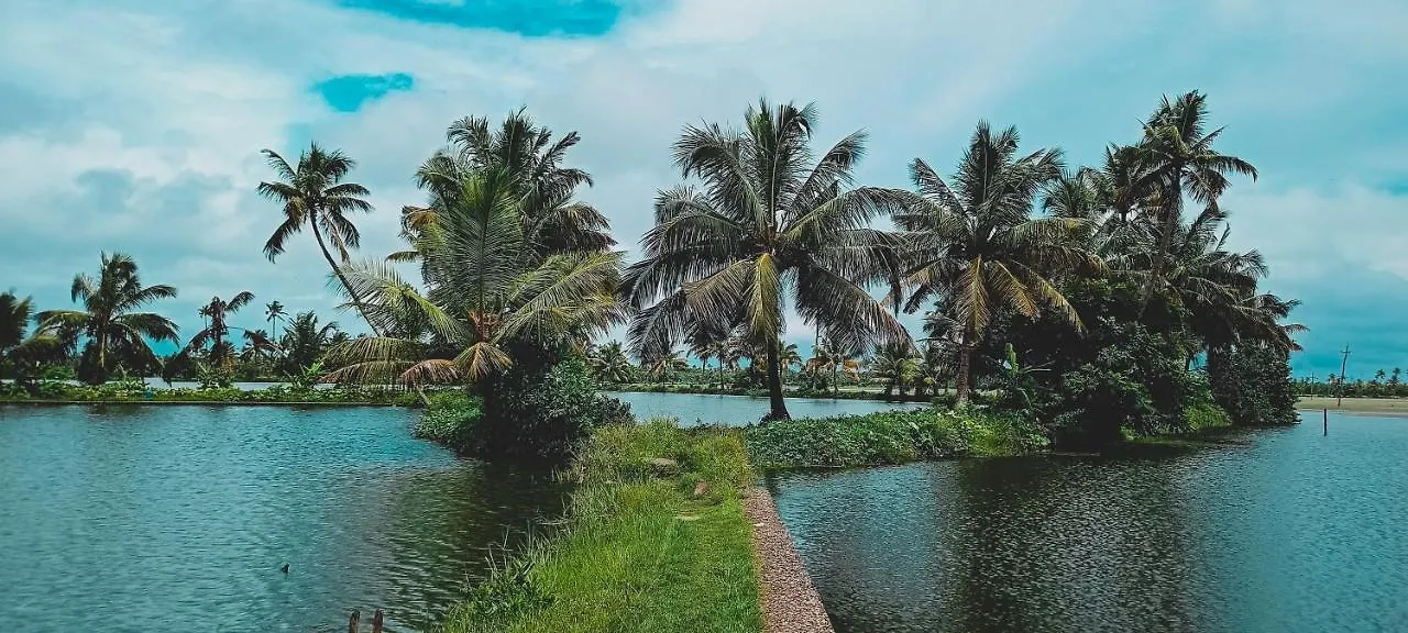 Shore Beach Homestay Turavūr