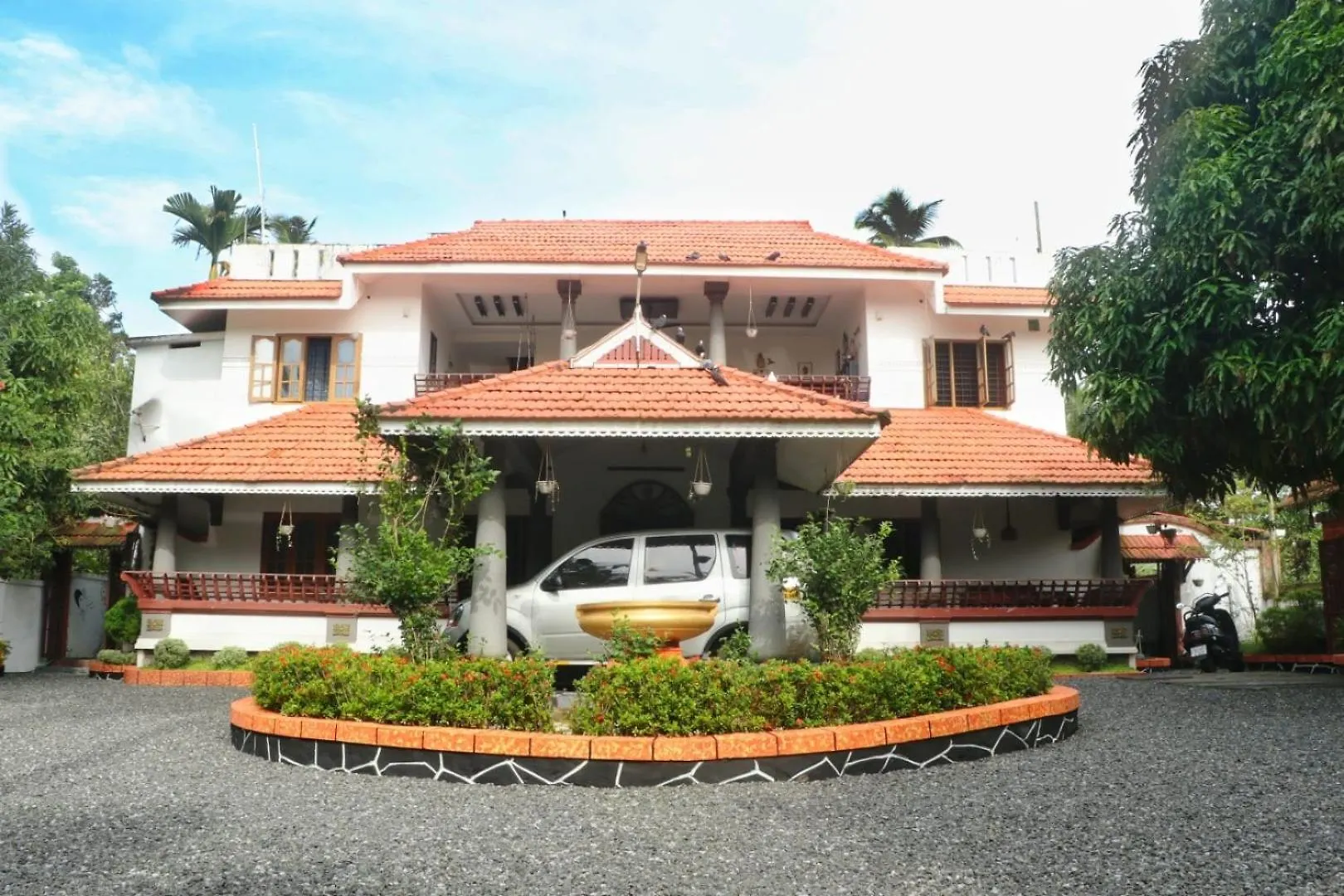 Shore Beach Homestay Turavūr